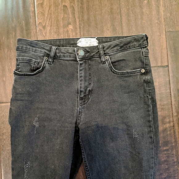 Free People Black Frayed Hem Jeans 👖 - Picture 4 of 7